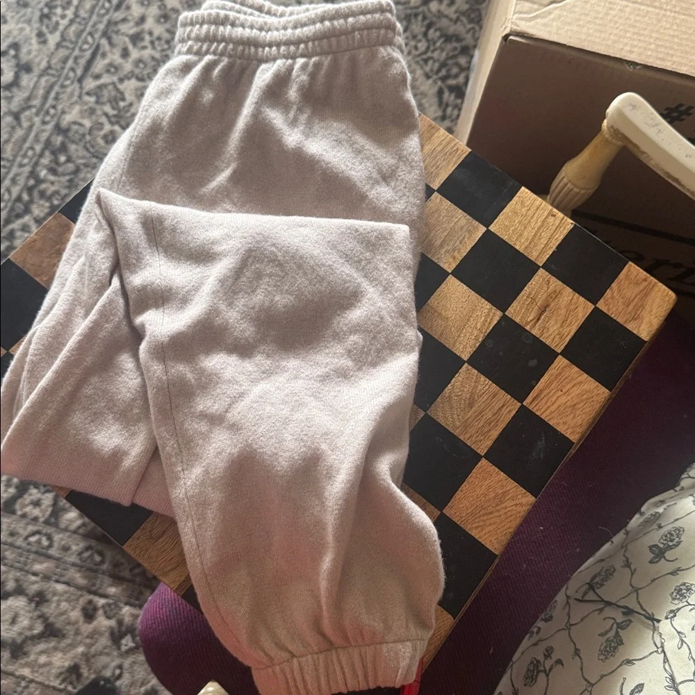 Naked Cashmere Sand 100% Cashmere Jogger Pants NWT Small Luxury Lounge $295 - Picture 6 of 6